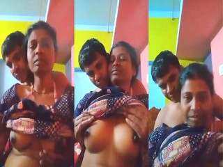 Romance Boobs Desi Cpl Viral MMS